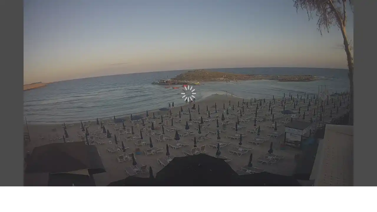 Webcam snapshot from :city — May 5, 2026 17:00