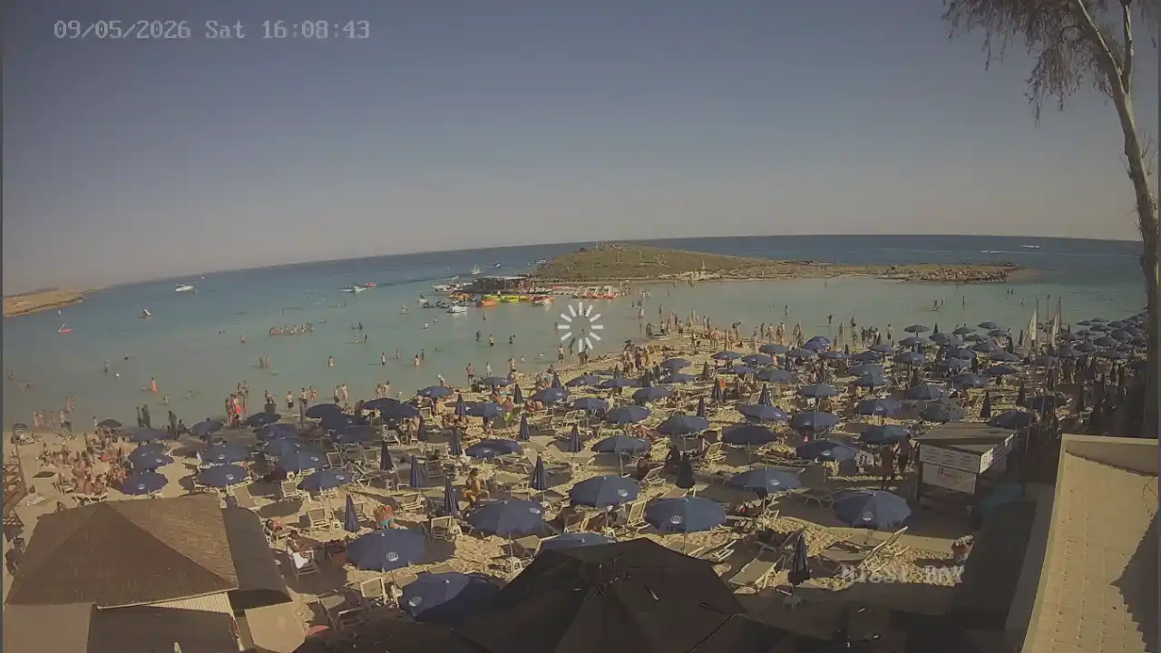 Webcam snapshot from :city — May 9, 2026 15:00