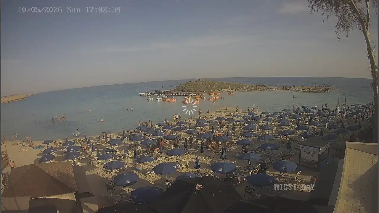 Webcam snapshot from :city — May 10, 2026 15:00