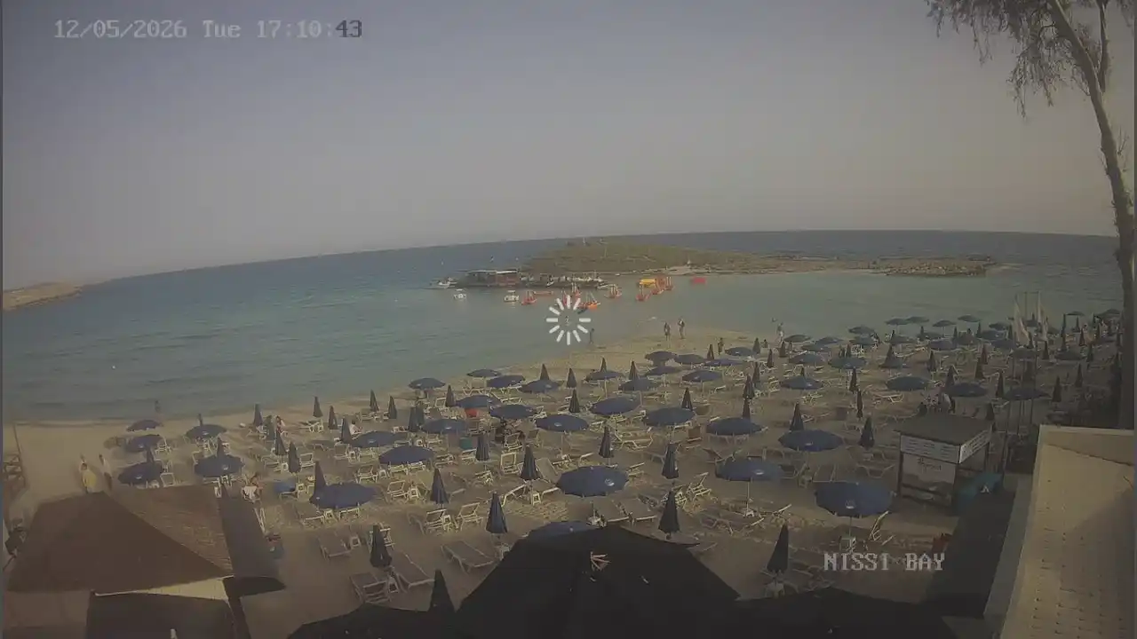 Webcam snapshot from :city — May 12, 2026 16:00