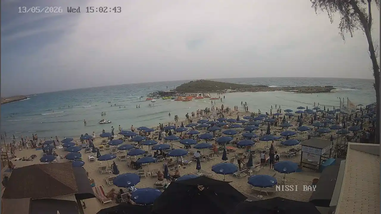 Webcam snapshot from :city — May 13, 2026 13:00
