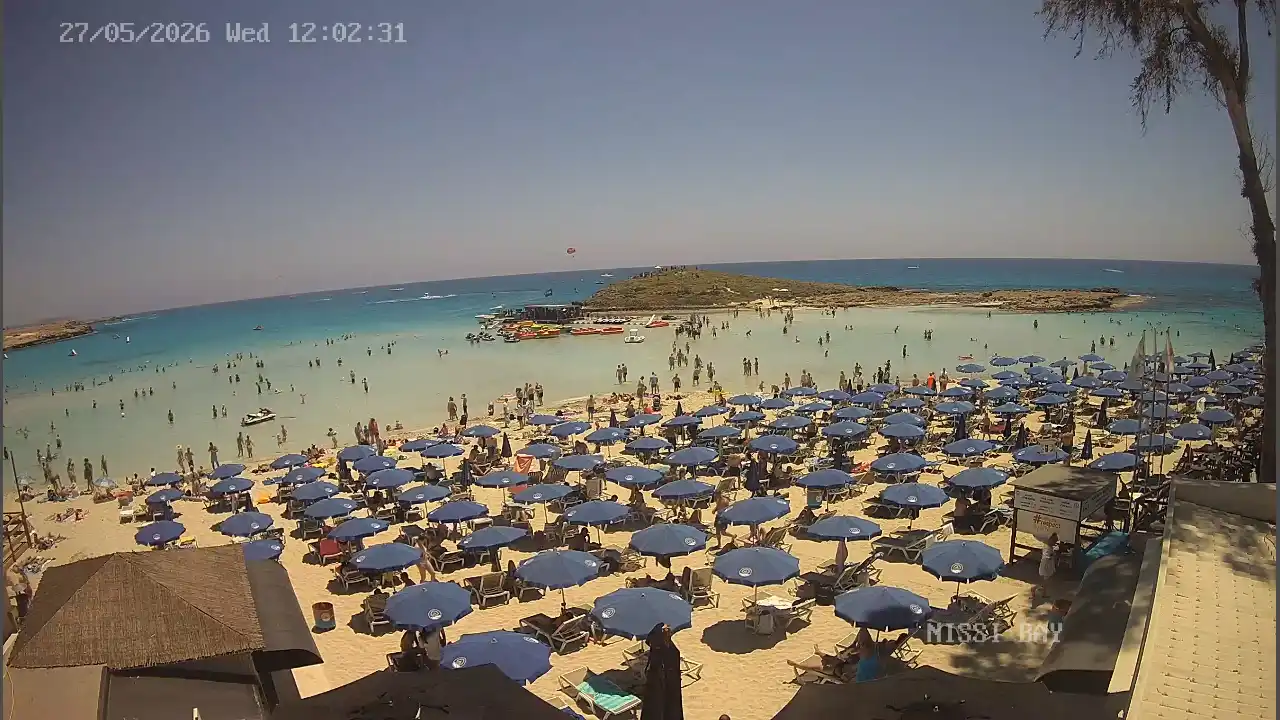 Webcam snapshot from :city — May 27, 2026 10:00