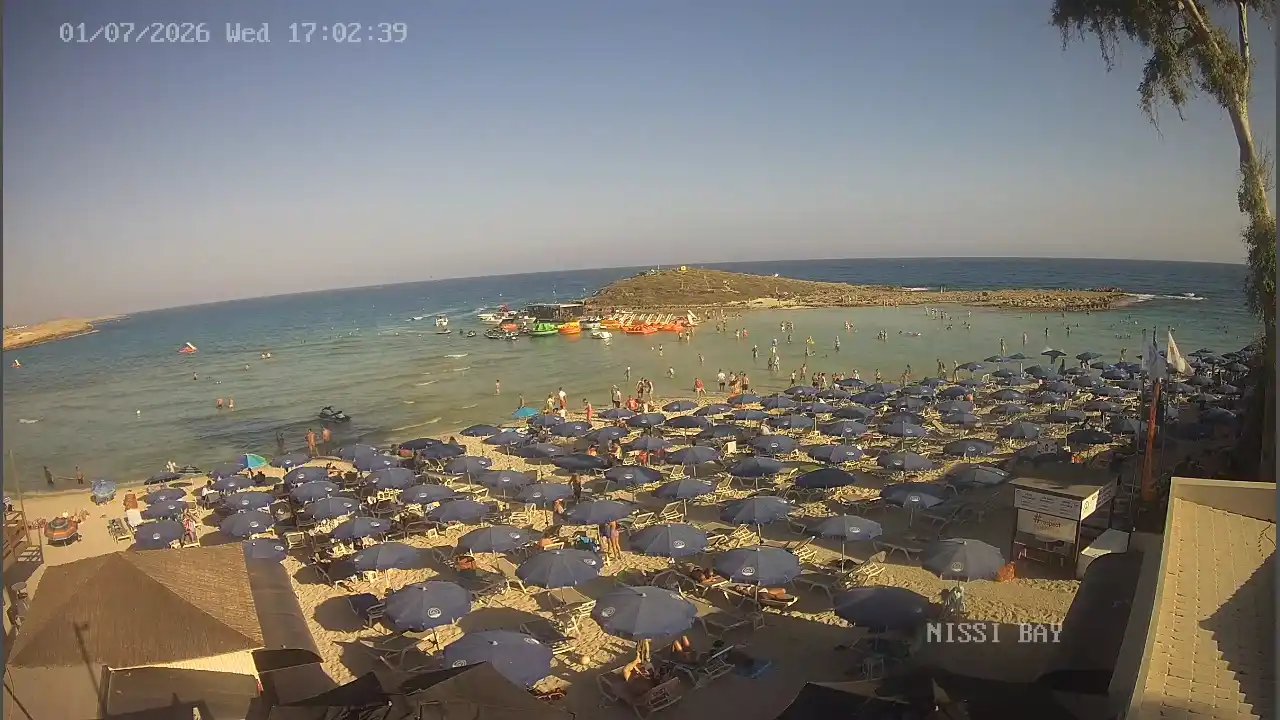 Webcam snapshot from :city — July 1, 2026 15:00