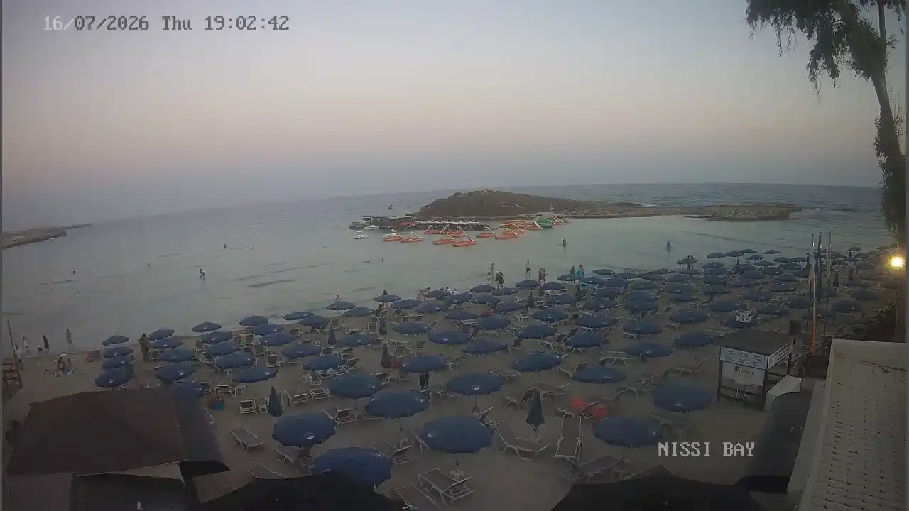 Webcam snapshot from :city — July 16, 2026 17:00