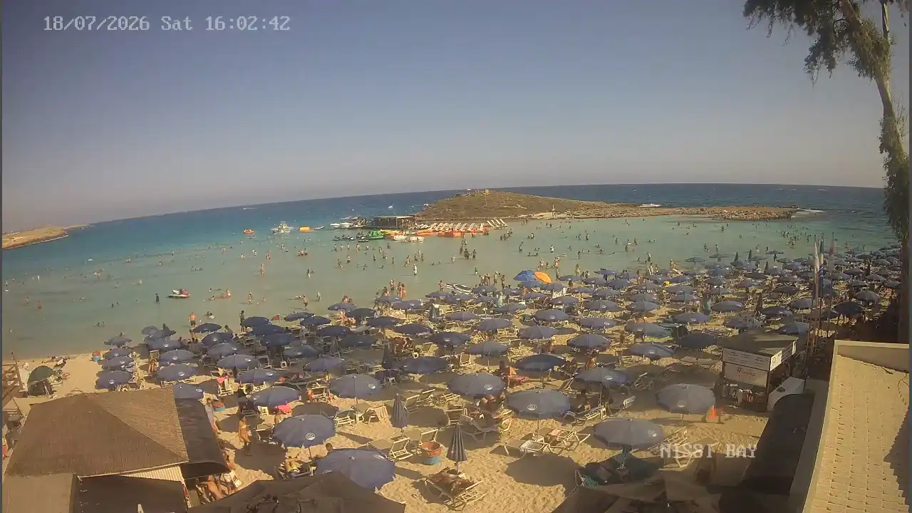Webcam snapshot from :city — July 18, 2026 14:00
