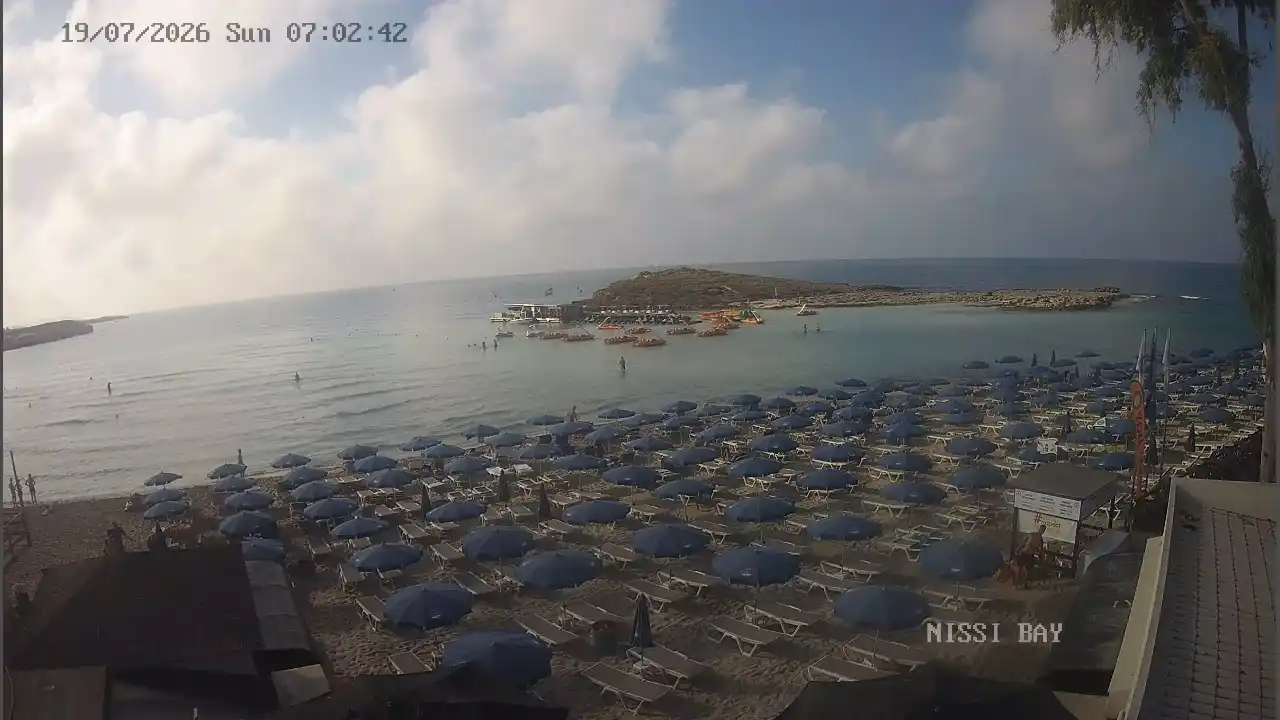 Webcam snapshot from :city — July 19, 2026 05:00