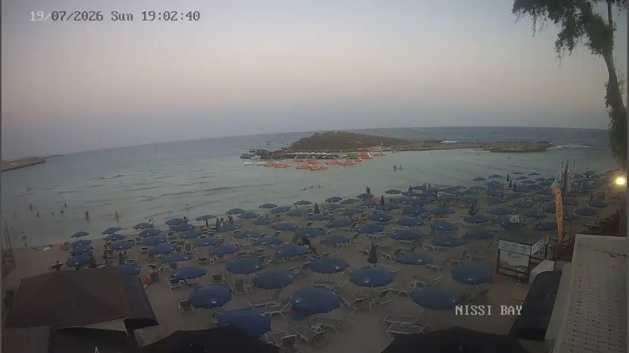 Webcam snapshot from :city — July 19, 2026 17:00
