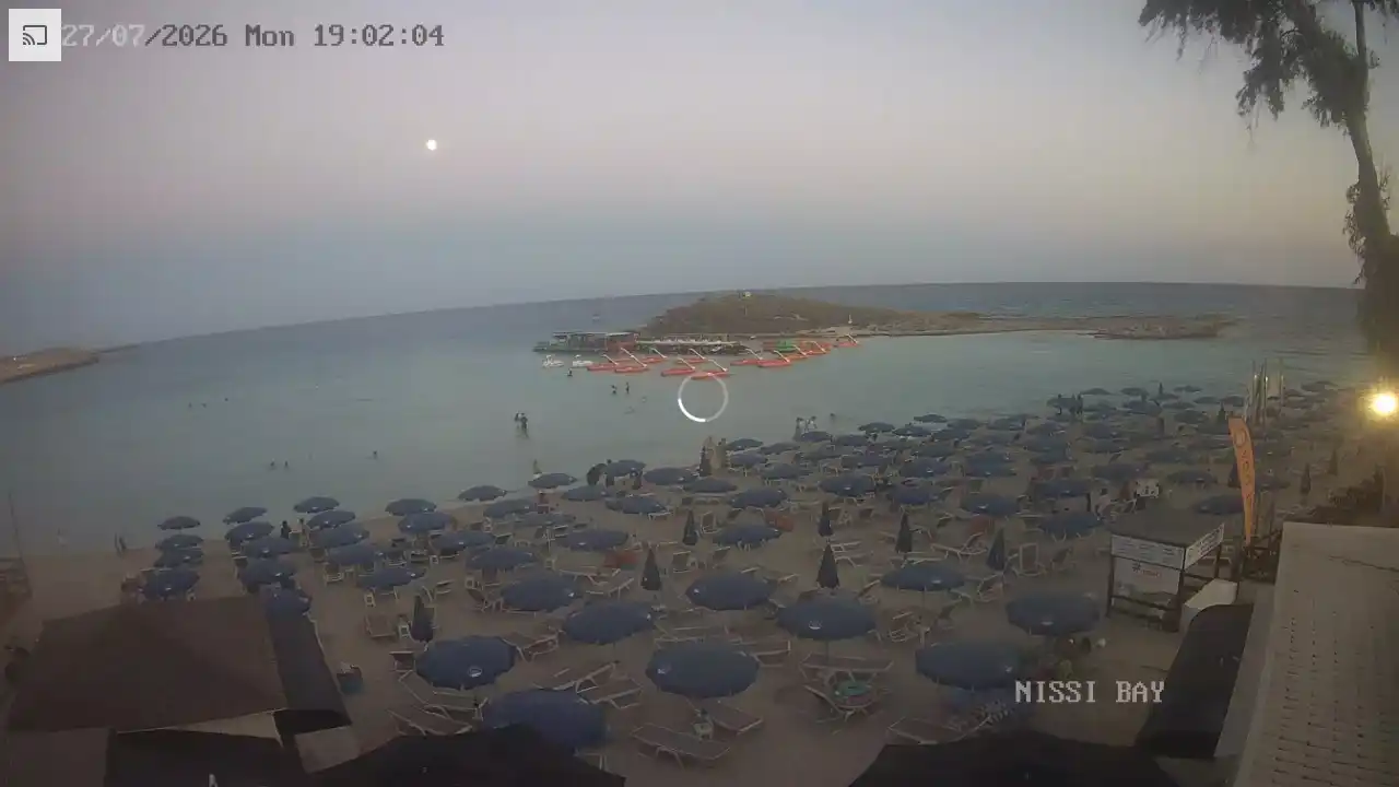 Webcam snapshot from :city — July 27, 2026 17:00