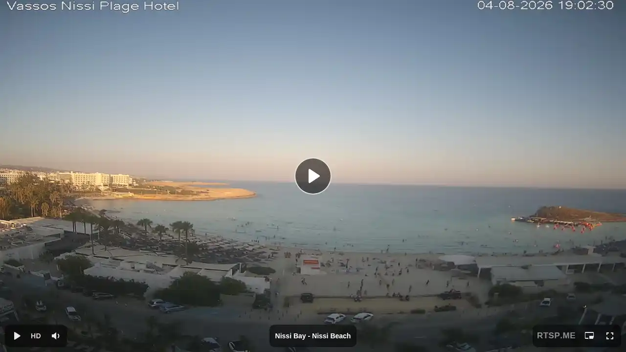 Webcam snapshot from :city — August 4, 2026 16:00