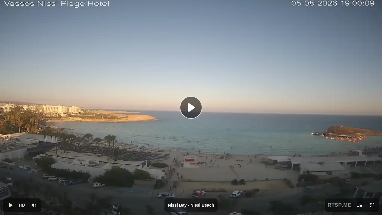 Webcam snapshot from :city — August 5, 2026 16:00