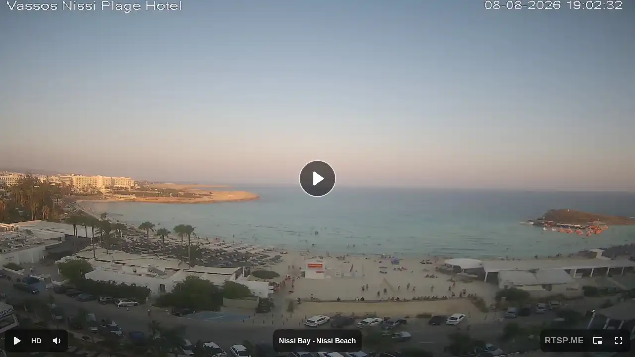 Webcam snapshot from :city — August 8, 2026 16:00