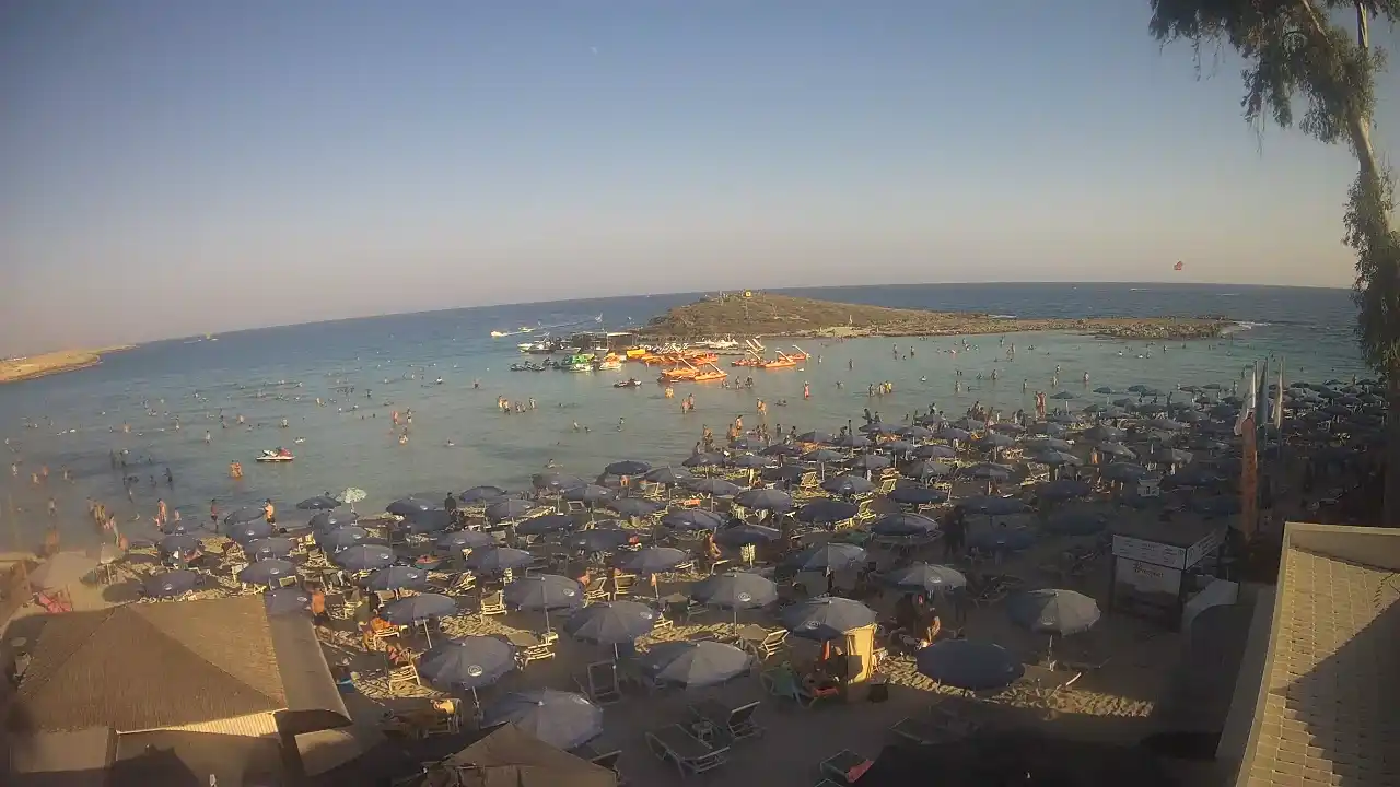 Webcam snapshot from :city — August 22, 2026 15:00